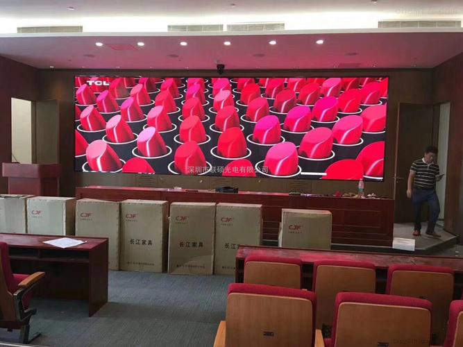 多功能廳舞臺背景LED顯示屏價格解析 室內屏一平米多少錢？